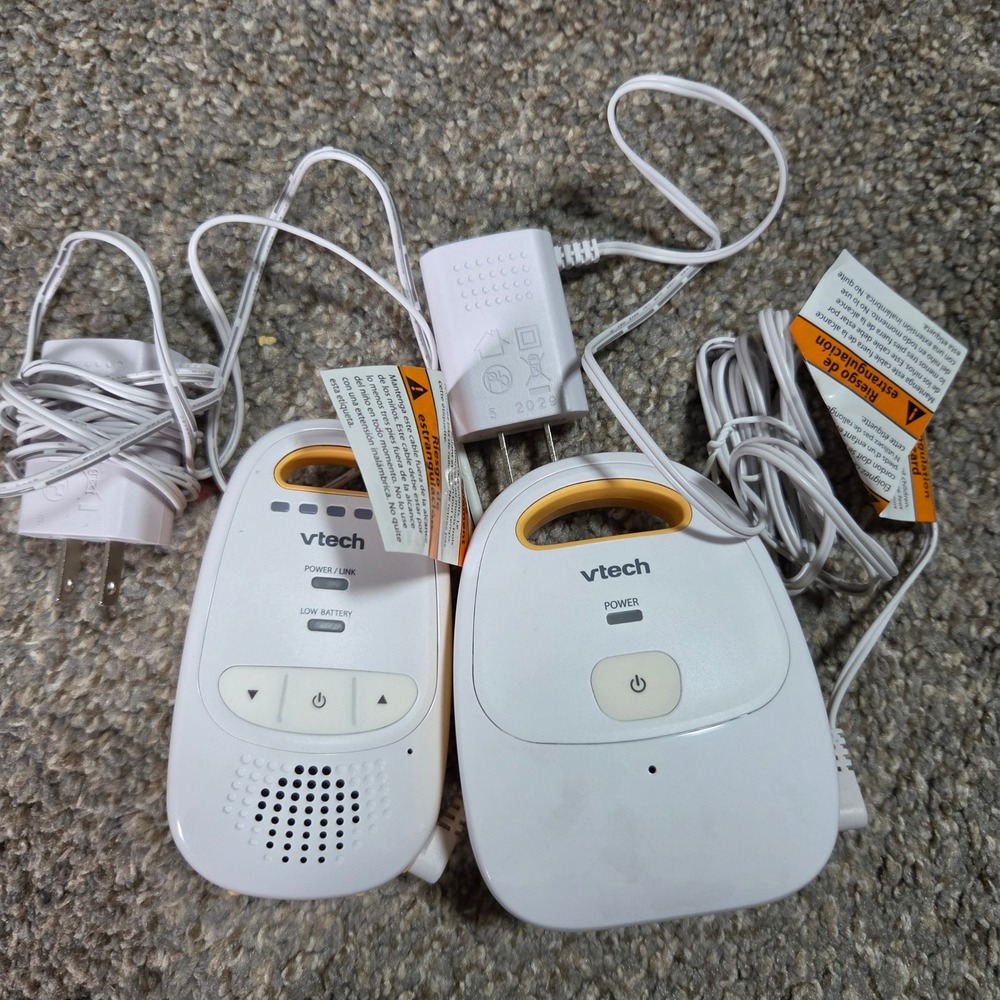 VTech DM111 Digital Audio Baby Monitor White and‎ Yellow Parent and Baby Unit